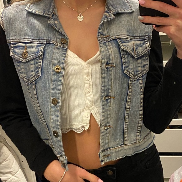 Jean jacket - Picture 2 of 4